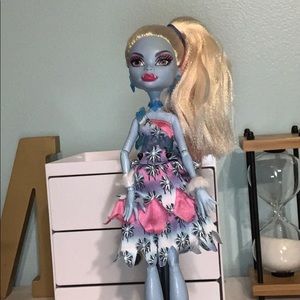 Monster High Doll: Abbey Bominable